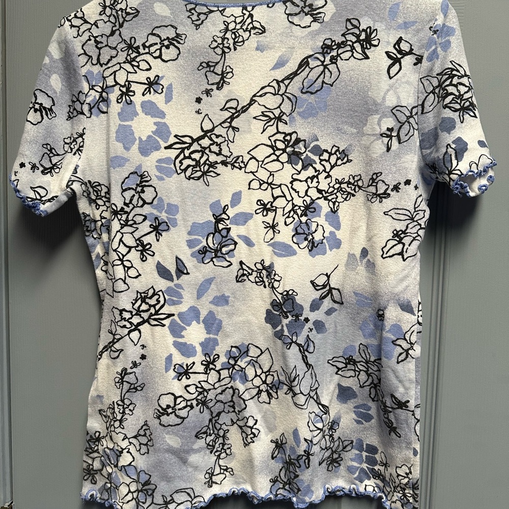 Basic Editions Blue and White Floral Short Sleeve Top - Picture 5 of 5